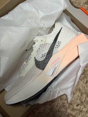 Nike Zoom Vaporfly 3% Women’s Running Sneaker - White/Black/Pink